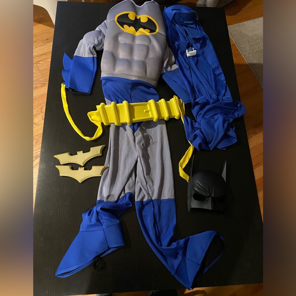 Rubie's Batman Muscle Chest Batman Child's Costume, Medium w/ mask + cape